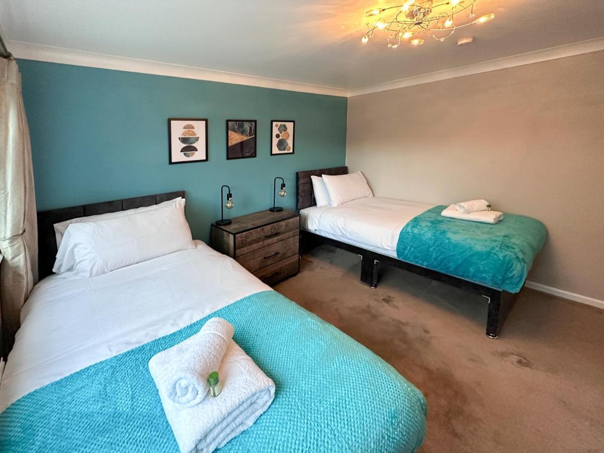 Blunsdon Lodge - Spacious Bungalow, High Speed Wi-Fi, Free Private Parking, Garden Swindon Zewnętrze zdjęcie